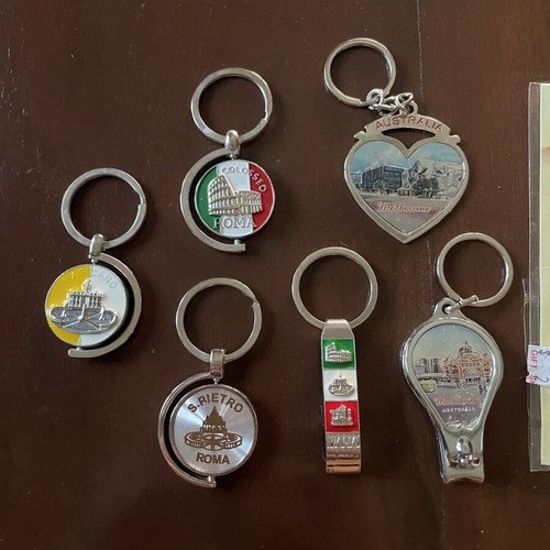 Set of 7 souvenir keychains Italy Rome Vatican & Australia Melbourne