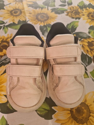 Adidas kids shoes used, size 24