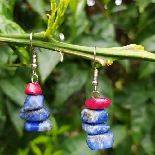 Handmade earrings with lapis lazuli and coral