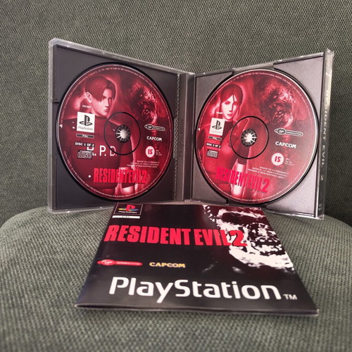 Resident Evil 2 PS1 game used, UK English version