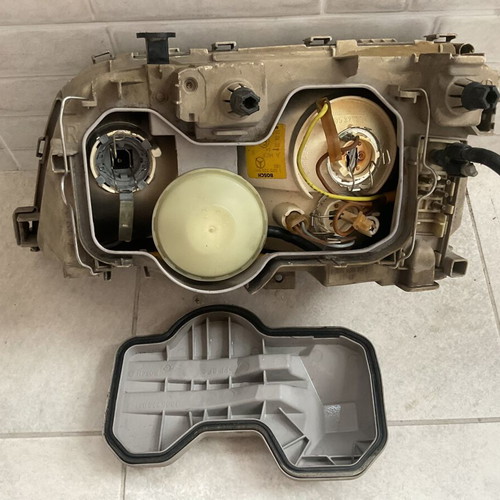 Mercedes C-class W202 right headlight original used, Bosch