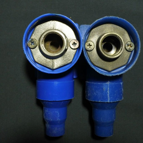 Water intake elbows like new, pack of 13, blue color