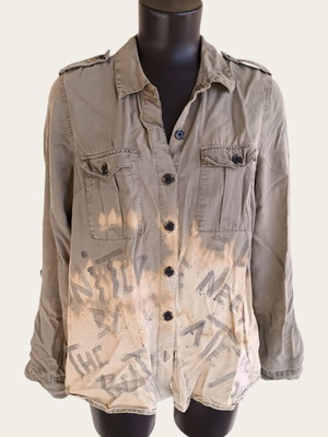 Χειροποίητο χακί πουκάμισο ζωγραφισμένο στο χέρι, μέγεθος L/XL, μεταχειρισμένο