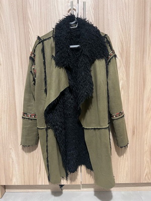 Vintage Khaki Coat like new with fur lining