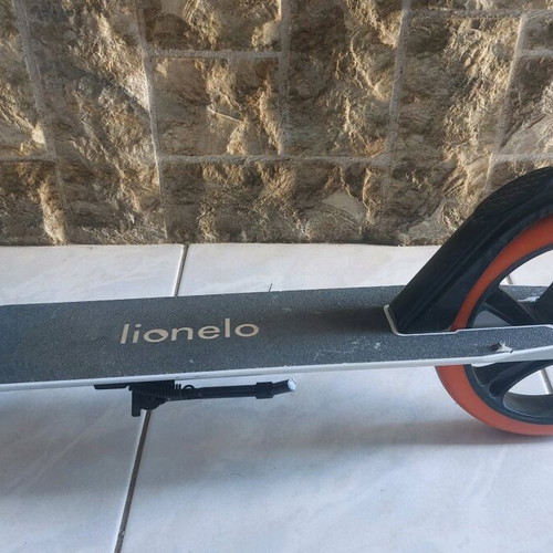 Lionelo scooter