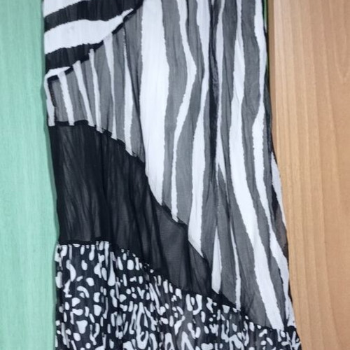 Women's summer dress black and white, size large, like new
