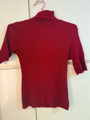 Vintage Rannia turtleneck like new, red, short sleeve, size S/M