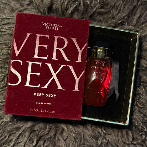 Victoria's Secret Very Sexy Eau de Parfum 50ml new with velvet case