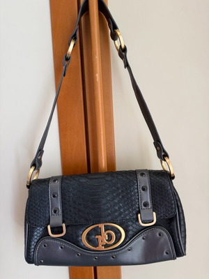 Roccobarocco shoulder bag like new, black