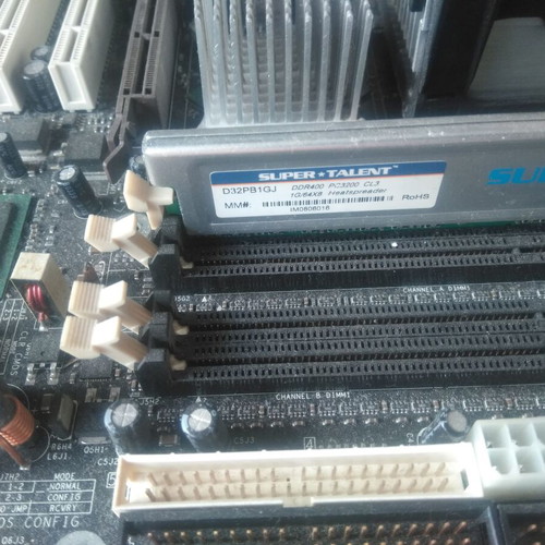 Intel D865PERL motherboard with Pentium 4, heatsink and I/O shield used