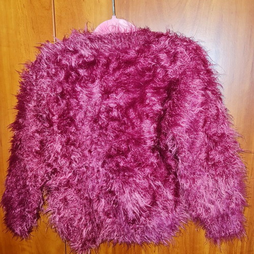 Fluffy sweater 3 years old young dimension red burgundy like new