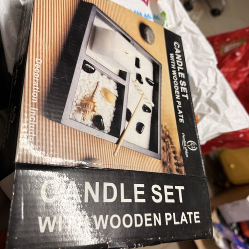 Candle set with wooden plate