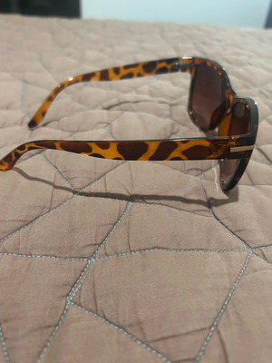 Tortoise sunglasses like new, brown, clear lenses