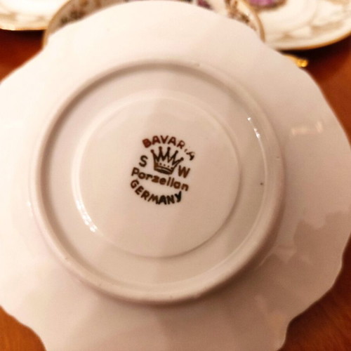 Vintage collectible cups with saucers like new, gift 3 saucers