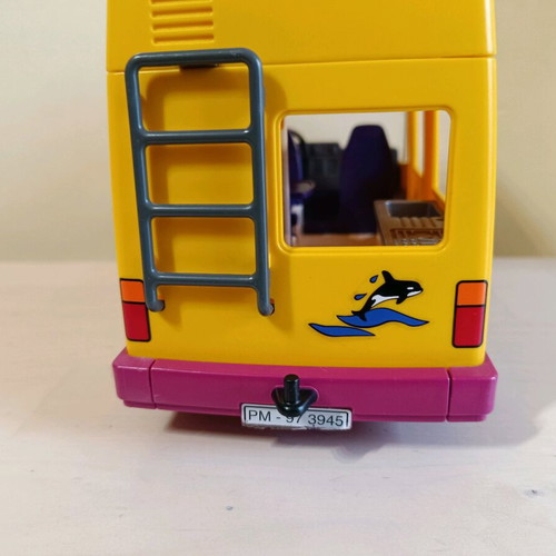 Playmobil camper used with missing parts and breaks