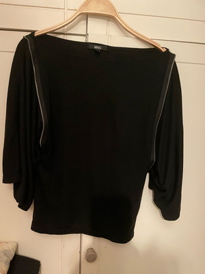 Mango women's blouse no.S black like new, unworn