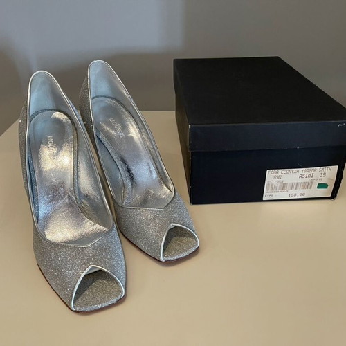 Mourtzi silver open-toe pumps like new, size 39