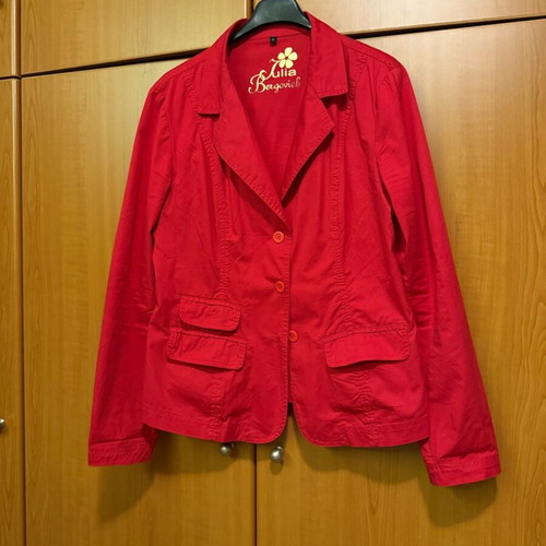 Julia Bergovich red jacket like new, size XL