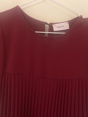 Bordeaux pleated dress like new