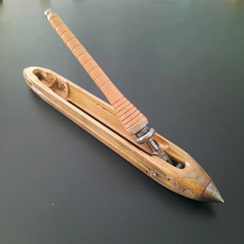 Weaving shuttle used collectible wooden with metal ends