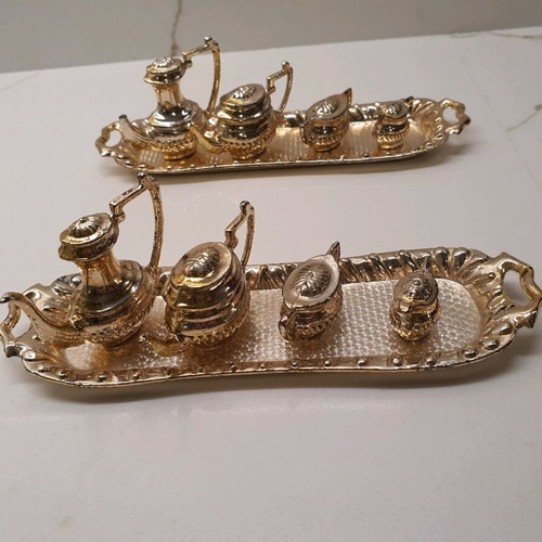 Miniature decorative plates used