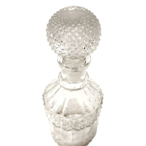 Vintage pressed glass decanter with diamond relief and stopper 0.75 L like new