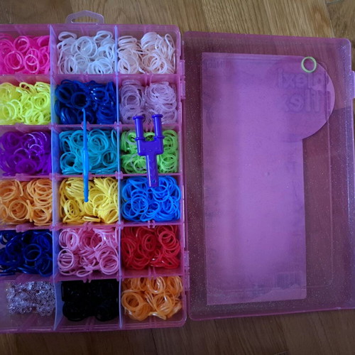 Plexi flexi rubber bands used with clasps and tools