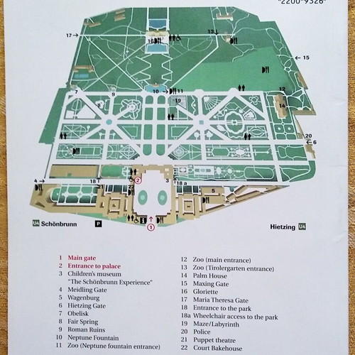 Schönbrunn Palace Guide to the Palace like new