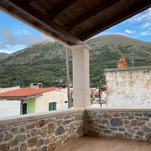 Stone-built maisonette 65 sqm with balcony and fireplace in Sitia