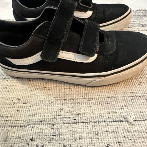 Vans Old Skool V sneakers size 35 like new, black with white stripe