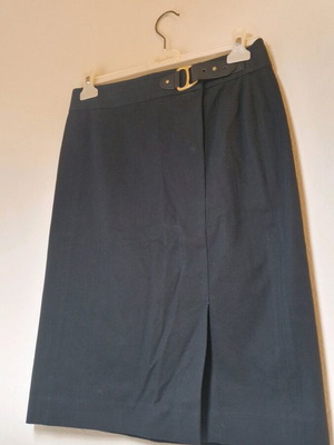 Lauren Ralph Lauren mid-length skirt used with metal details, size XS