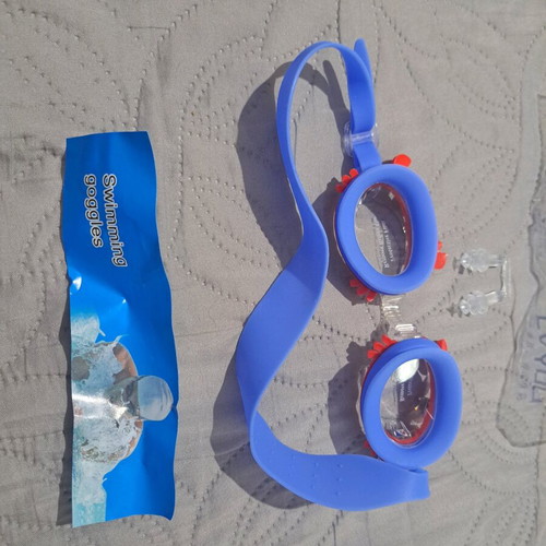 Children's swimming goggles set crab LVYOU6 new with earplugs