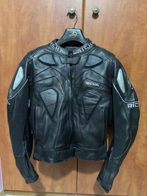 Richa leather jacket like new with perforated leather and shoulder-elbow protection
