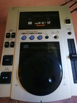 Cd J100 used, plays original and high-quality copy discs
