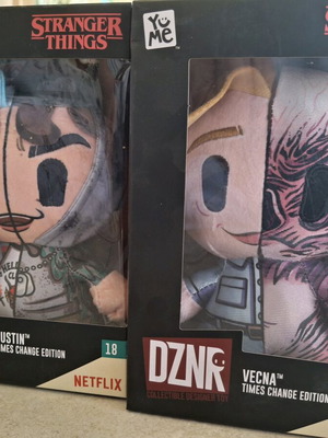 Stranger Things DZNR Plush Set sealed Times Change Edition