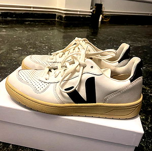 VEJA SNEAKERS