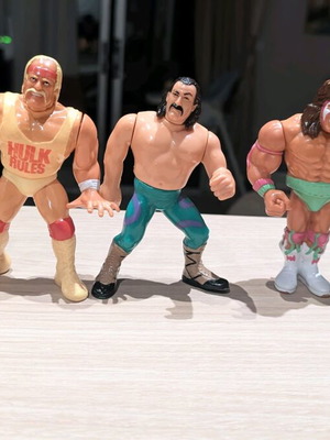 WWF Hasbro figures pack of 5, like new, vintage 90s