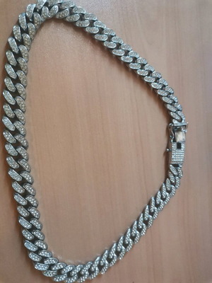 Chain like new, shiny gray