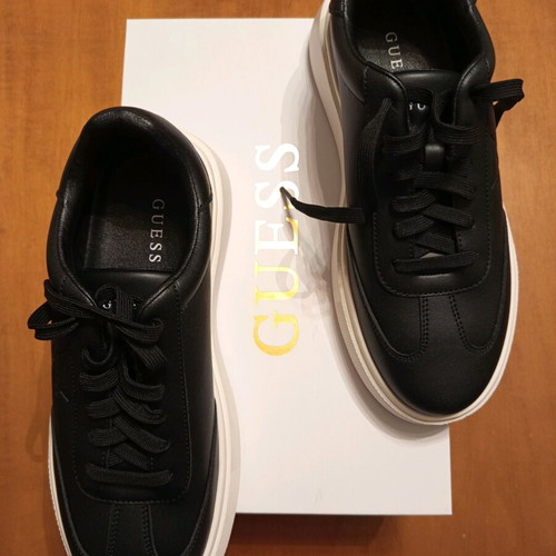 Guess sneakers new, size 42, black and white