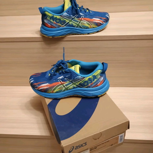 Asics Gelnoosa Tri 13 αθλητικά σαν καινούργια, νούμερο 39, πολύχρωμα