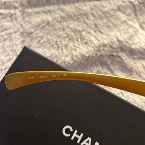 Chanel vintage metal sunglasses 2000 like new, beige and gold