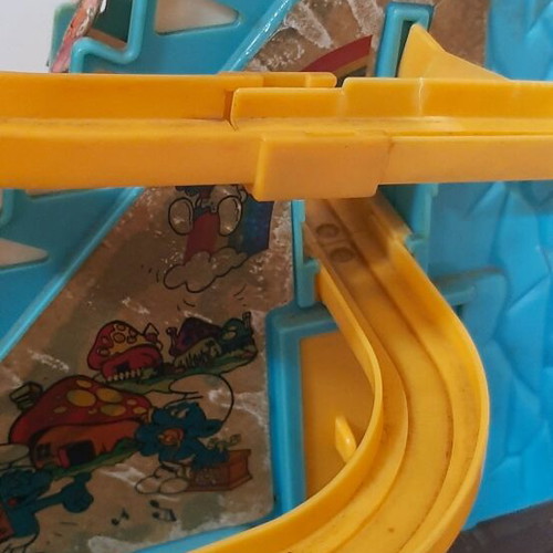 Vintage 1985 Stroumfotsoulihres toy used, needs repair