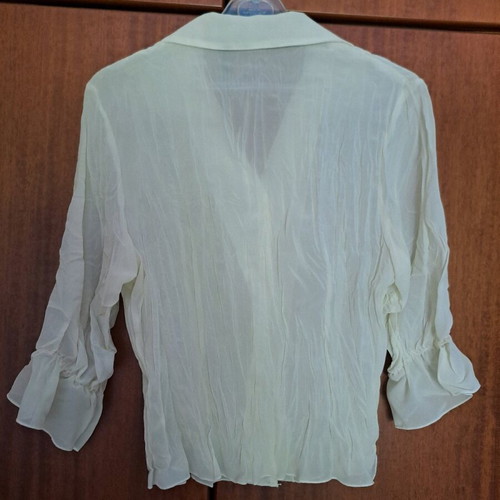 Women's shirt crepe fabric, like new, size S, beige, 3/4 sleeve with elastic