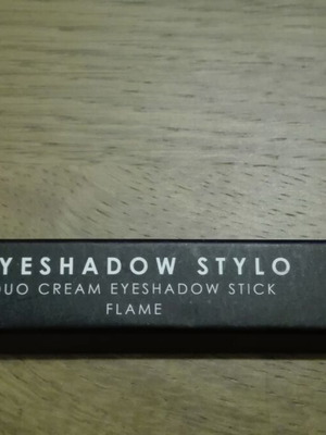MUA Dual Eyeshadow Stylo shade Flame like new