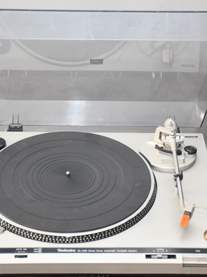 Technics SL-D20 πικάπ άμεσης οδήγησης μεταχειρισμένο, με επιλογή Audio Technica AT81CP