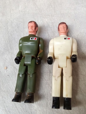 Lesney Space Men figures pack of 2 used, 1980s collectible