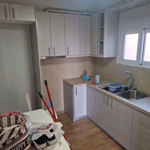 Kitchen cabinets like new, laminate, approx. 2.50 x 2.30 m