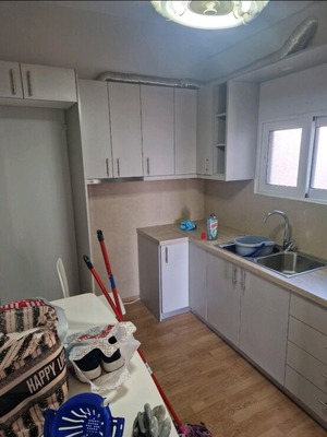 Kitchen cabinets like new, laminate, approx. 2.50 x 2.30 m