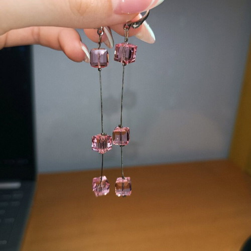 Earrings like new, pink and silver, do not tarnish