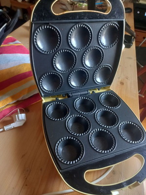 Cupcake machine Bestron like new